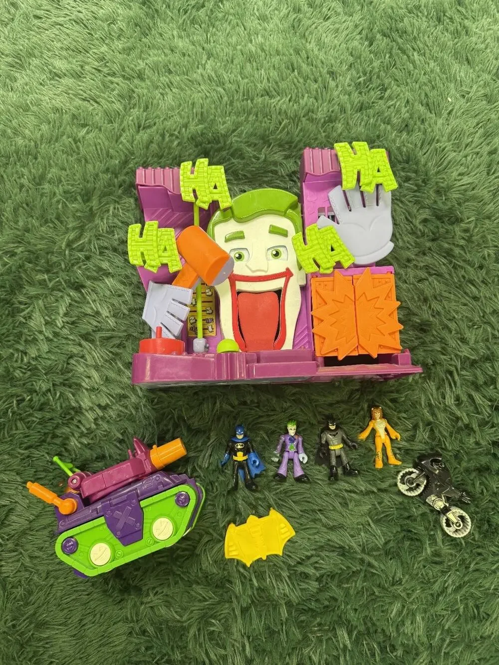 Imaginext DC Super Friends The Joker Funhouse Playset & Tank Vehicle Lot w/